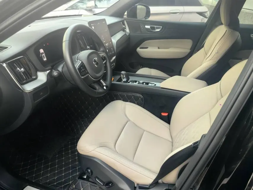 Volvo 2026 XC60 48V 2.0T B5 All-Wheel Drive Intelligent Luxury Edition Automatic Transmission 2