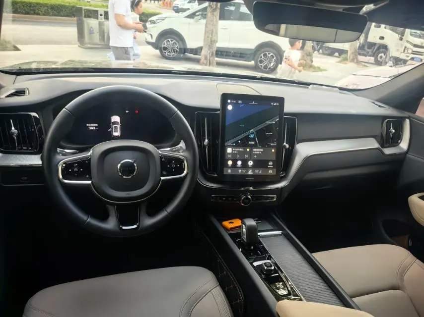 Volvo 2026 XC60 48V 2.0T B5 All-Wheel Drive Intelligent Luxury Edition Automatic Transmission 4