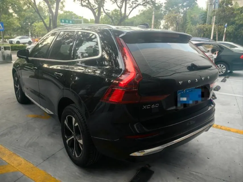 Volvo 2026 XC60 48V 2.0T B5 All-Wheel Drive Intelligent Luxury Edition Automatic Transmission 5