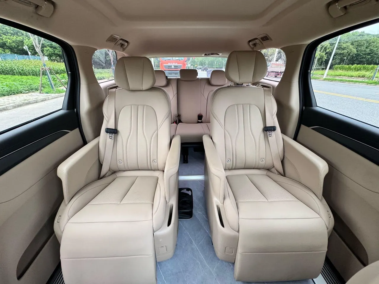 Buick 2025 GL8 Lu Shang 1.5T Premium Edition 7-seat Automatic Gear 6