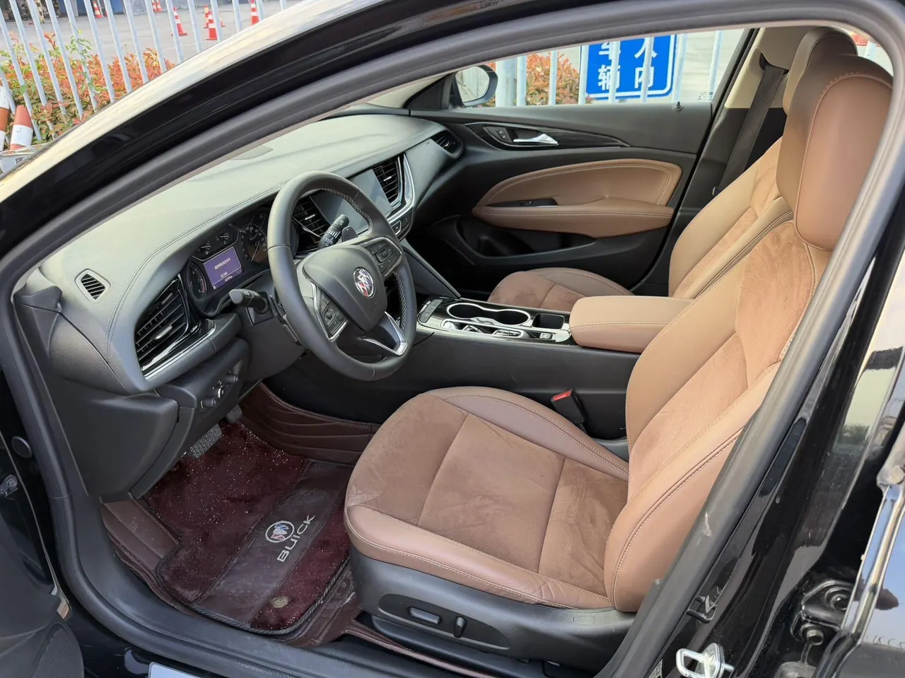Buick 2022 Regal 1.5T 552T Smart Automatic Gear 4