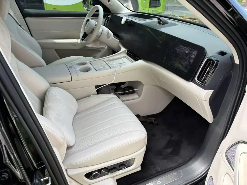AITO 2025 AITO M8 Ultra 53.4kWh 6-seat automatic gear 9