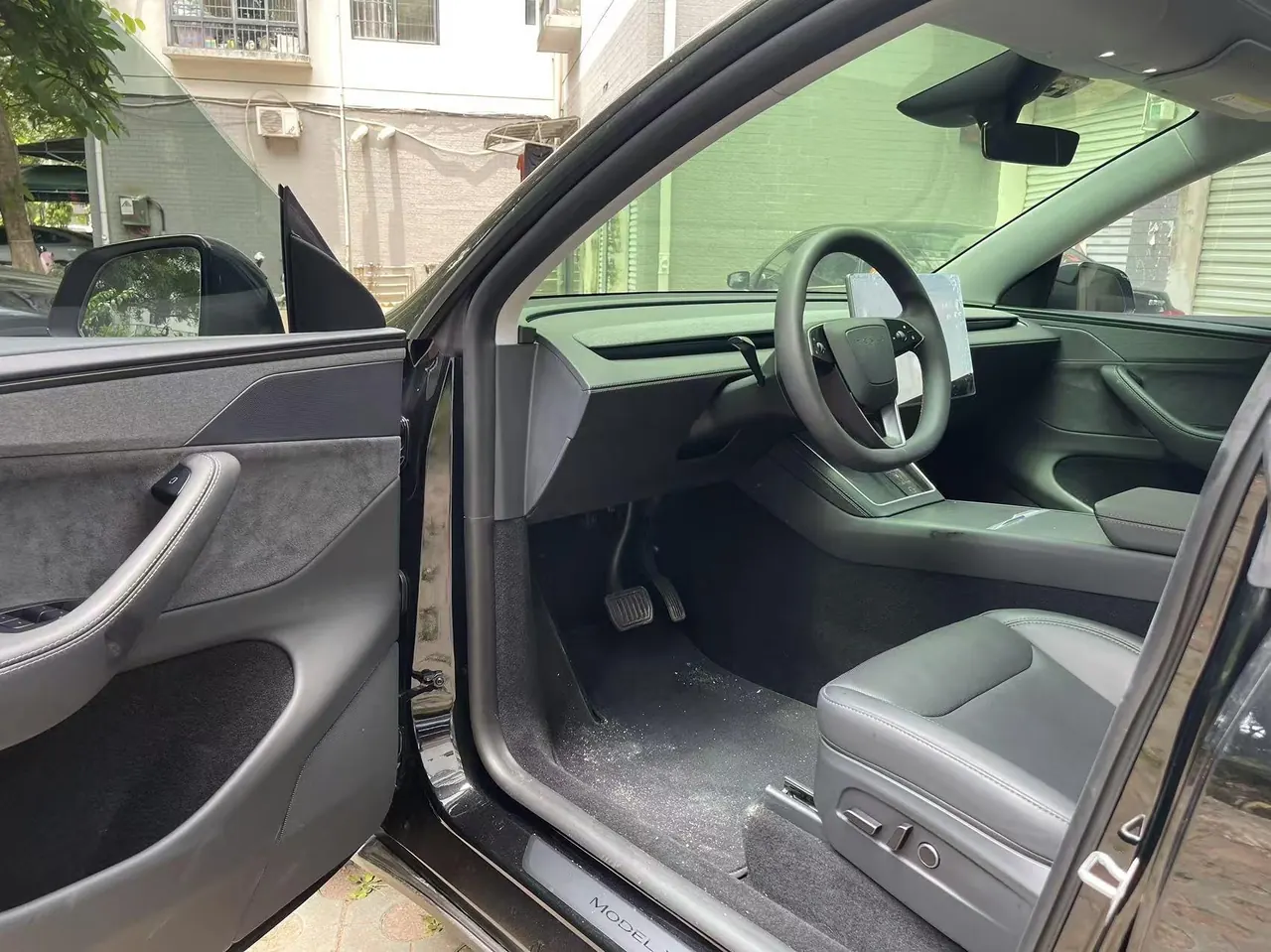 Tesla 2025 Model Y long endurance all-wheel drive version (modified) automatic gear 7
