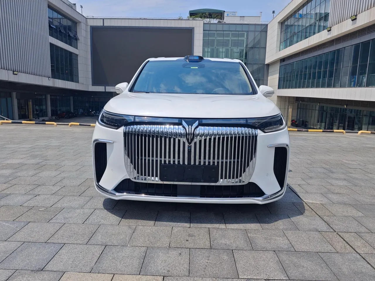 Voyah 2025 dreamers PHEV 1.5T four-wheel drive flagship dry Kun version automatic gear 2