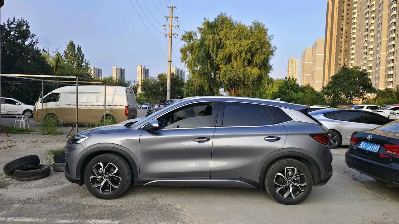 BYD Yuan PLUS 2023 Yuan PLUS Champion Edition 430KM Leading Automatic Gear 2