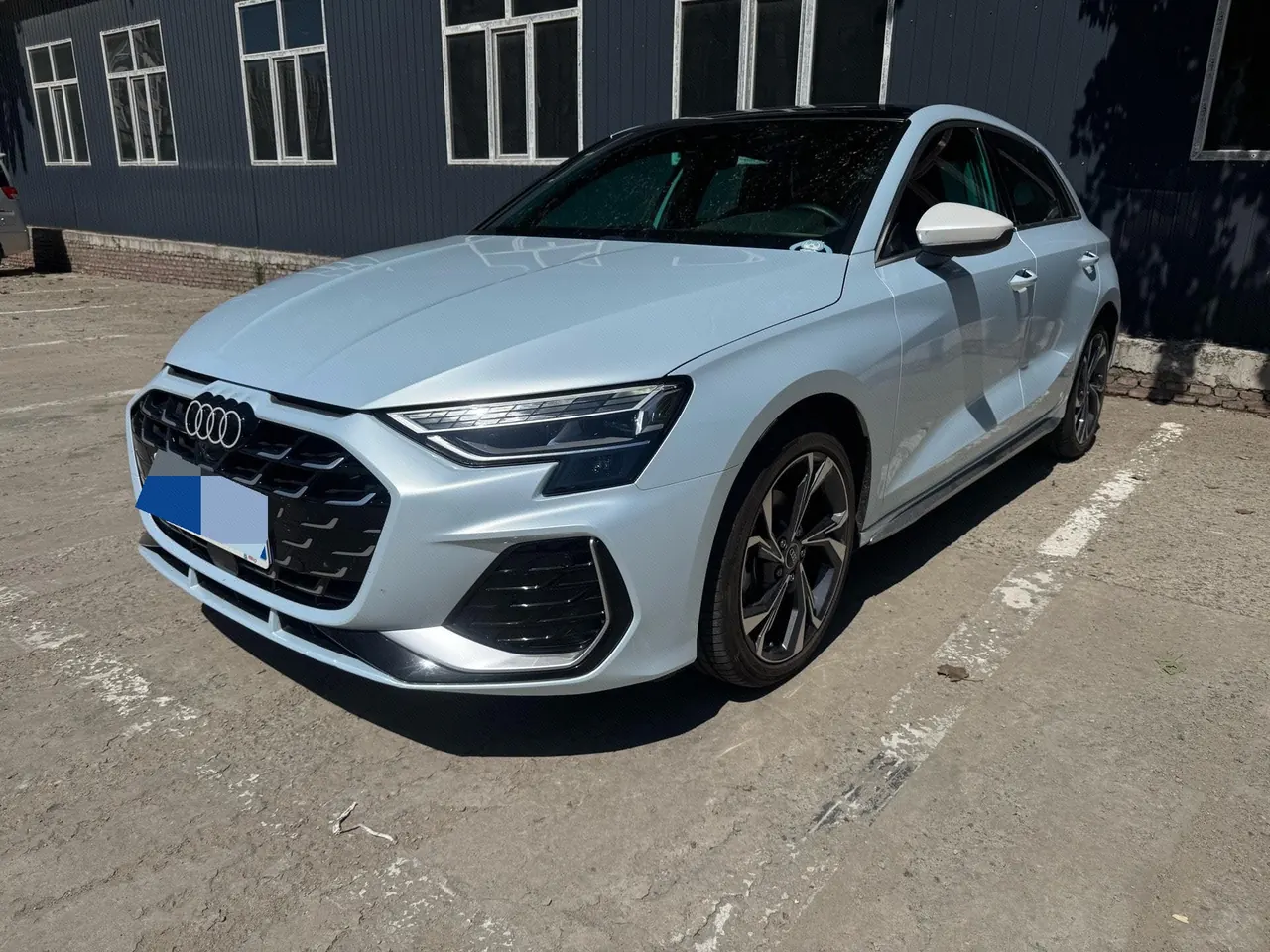 打开图片灯箱:Audi 2025 A3 Sportback 1.5TFSI 35TFSI Flying Premium Luxury Package Automatic Gear