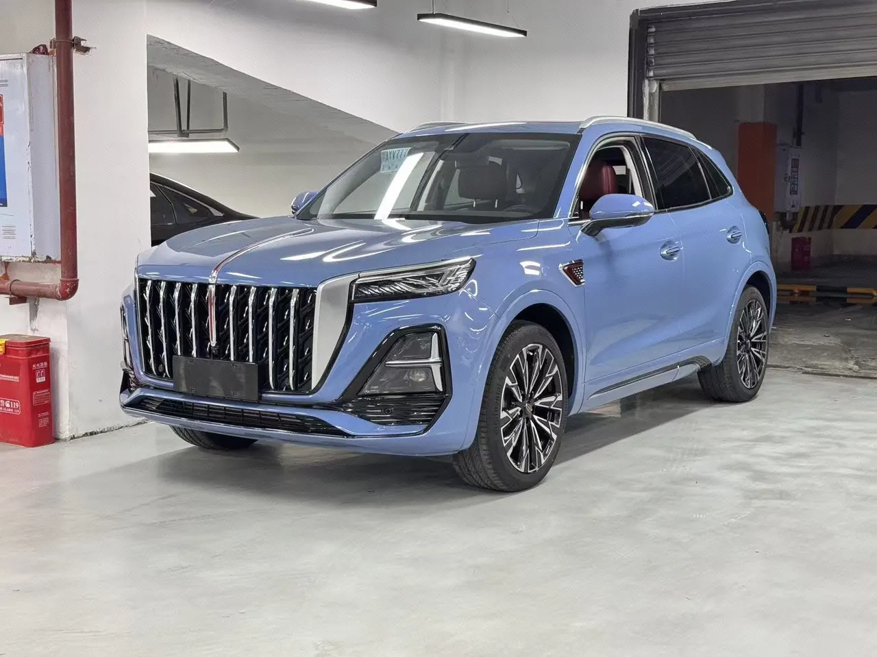 打开图片灯箱:HongQi 2023 HS5 2.0T 4-wheel drive flag enjoy Pro version automatic gear