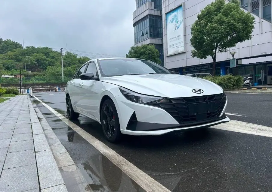 Hyundai 2022 Elantra-Sanxiang 1.5 Stepless 20th Anniversary Automatic Gear 3
