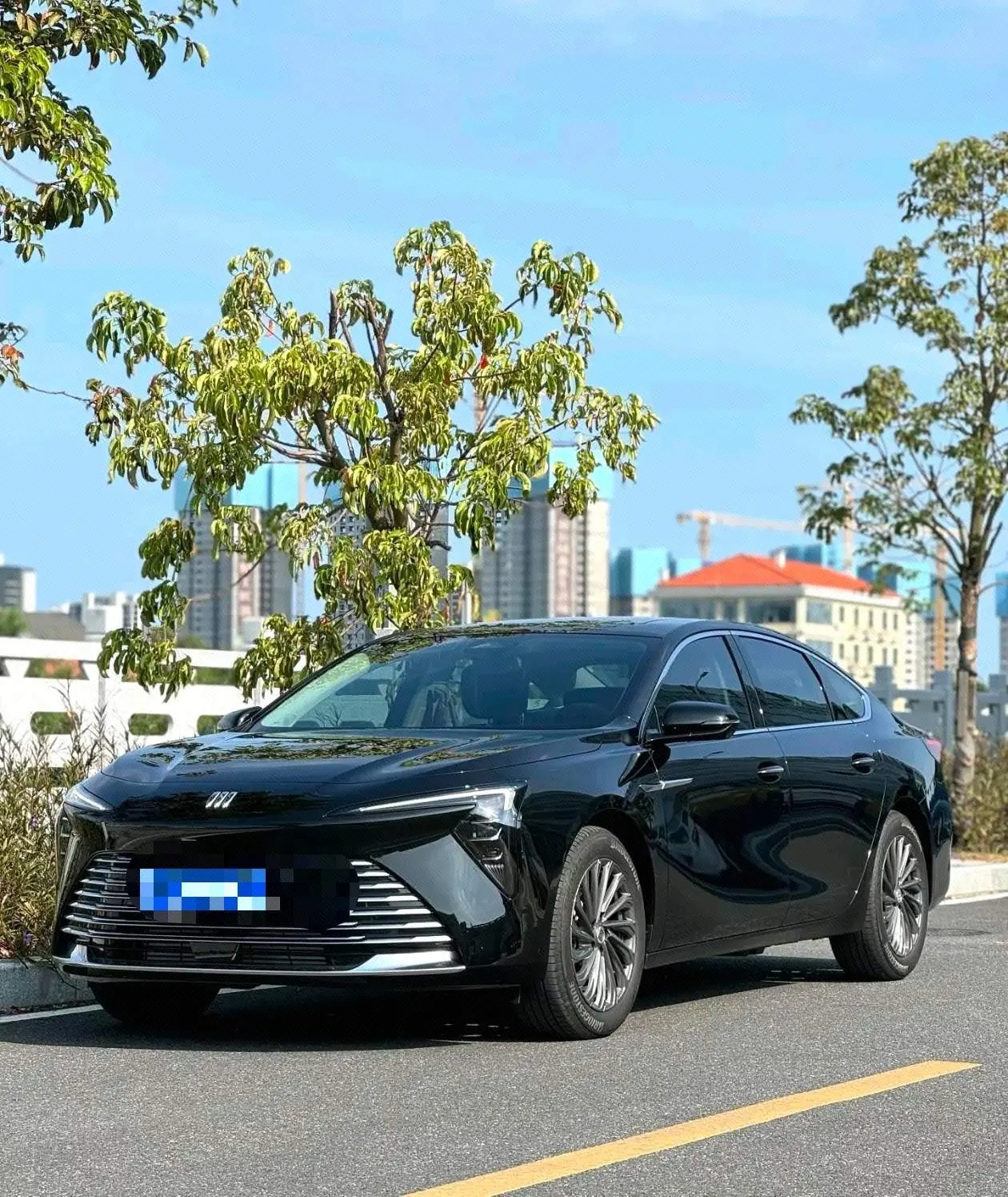 Open image lightbox: Buick 2025 LaCrosse 2.0T Platinum Avia Edition Automatic Gear