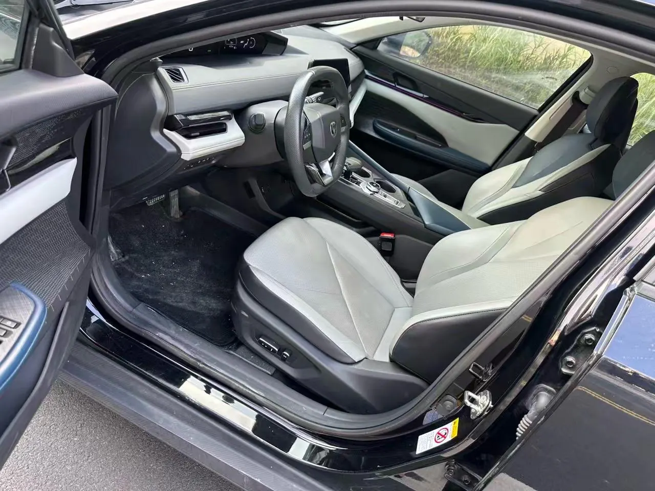 ChangAn 2023 UNI-V Zhidian iDD 1.5T 113km Zhiku Automatic Gear 2