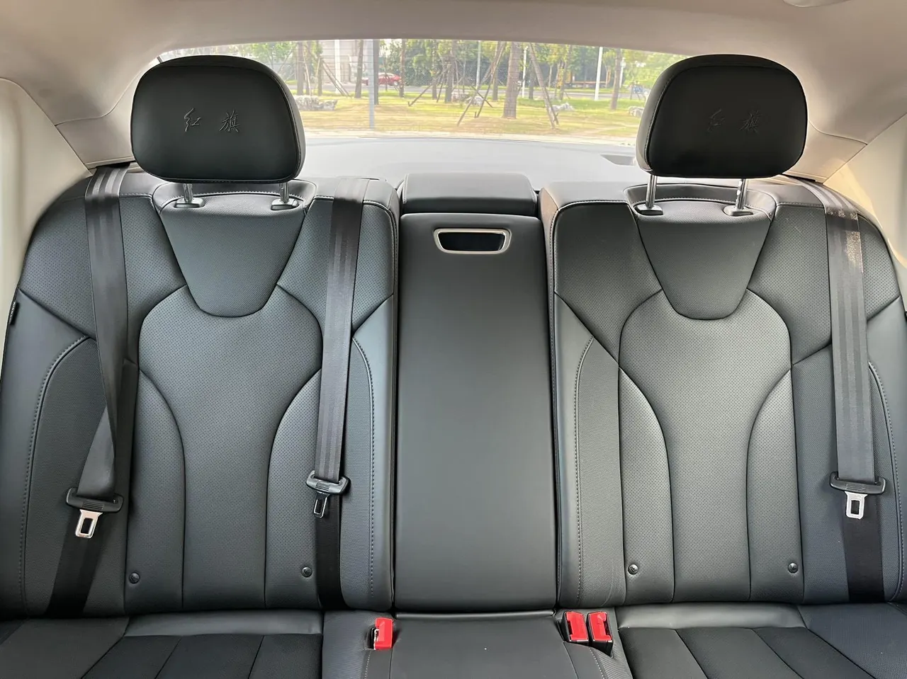 HongQi 2023 E-QM 5 560km PLUS automatic gear 6