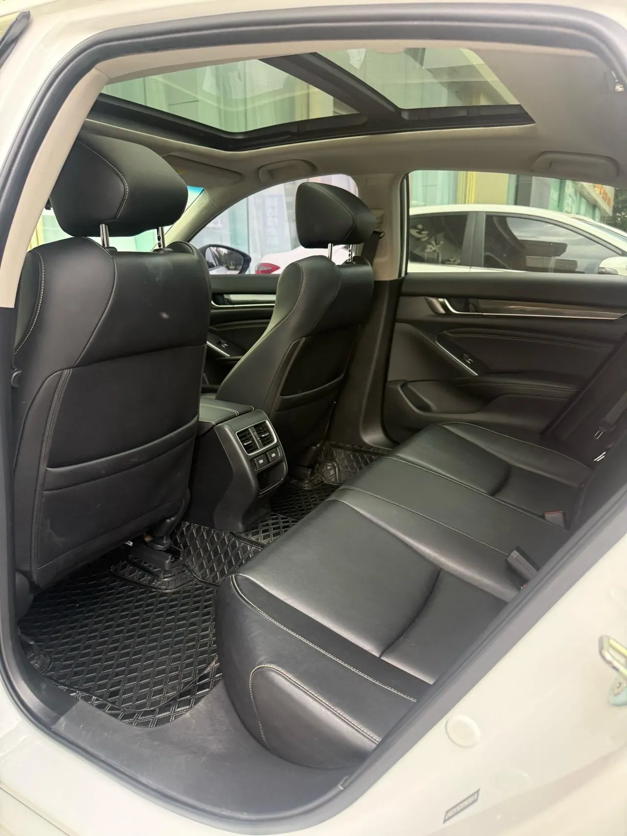 Honda 2022 10th Generation Accord 1.5T Stepless 260TURBO Magic Night Premium Edition Automatic Gear 5