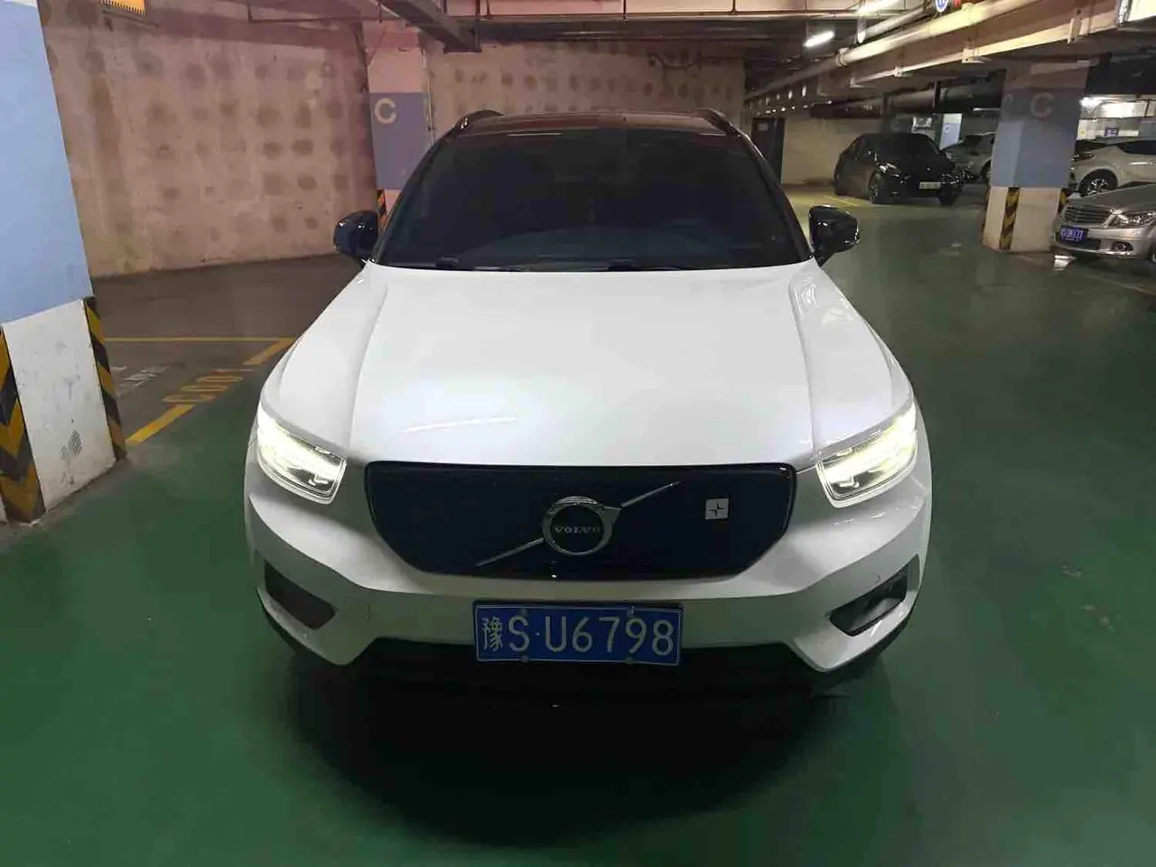 Volvo 2020 XC40 2.0T T4 4WD Zhiyuan Sports Edition Automatic Gear 5