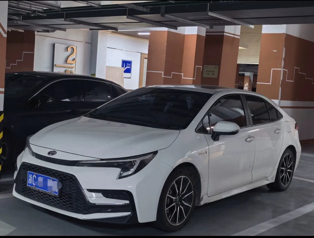 Open image lightbox: Toyota 2022 Lei Ling Shuangqing 1.8H Stepless Sports Edition Automatic Gear