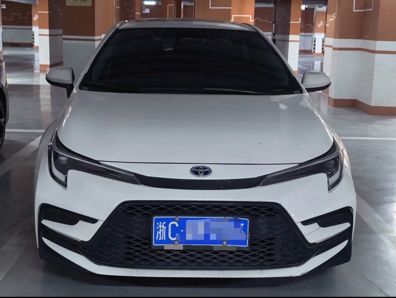 Toyota 2022 Lei Ling Shuangqing 1.8H Stepless Sports Edition Automatic Gear 2