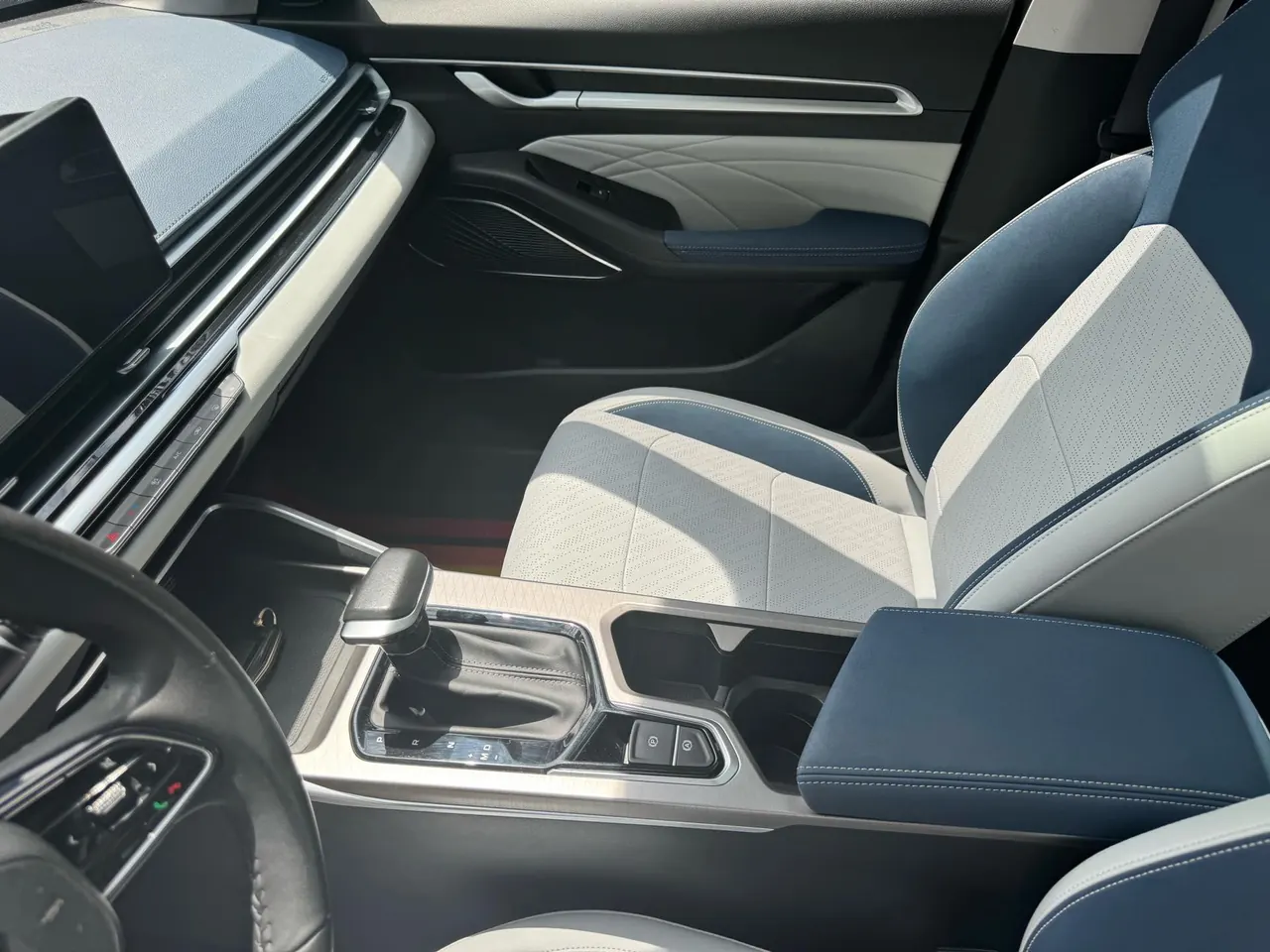 Geely 2022 Emgrand L 1.4T Stepless Flagship Automatic Gear 8