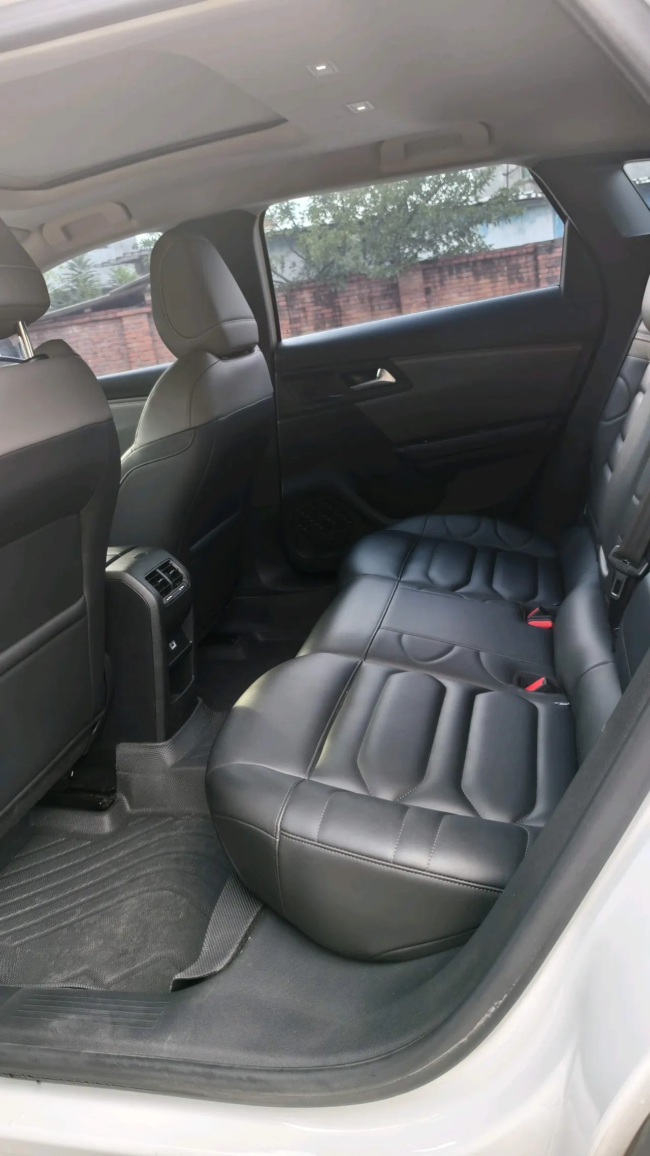 Citroen Versailles C5 X 2022 C5 X 1.6T Enjoy an Uncommon Year of Tiger Opening Edition Automatic Gear 10