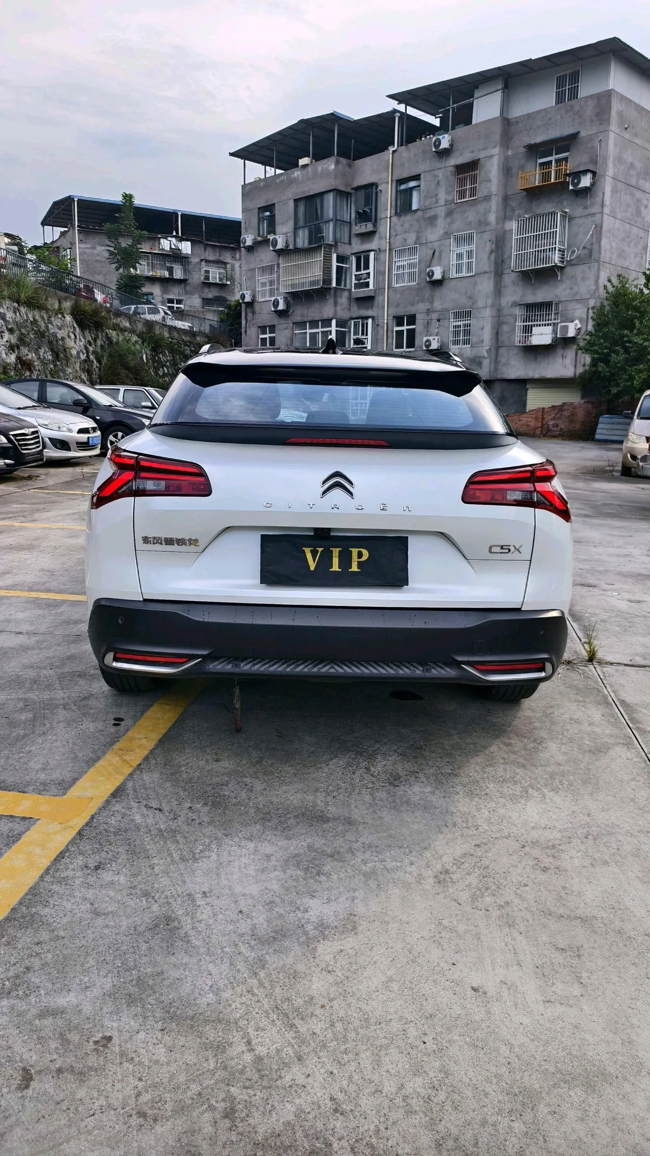 Citroen Versailles C5 X 2022 C5 X 1.6T Enjoy an Uncommon Year of Tiger Opening Edition Automatic Gear 5
