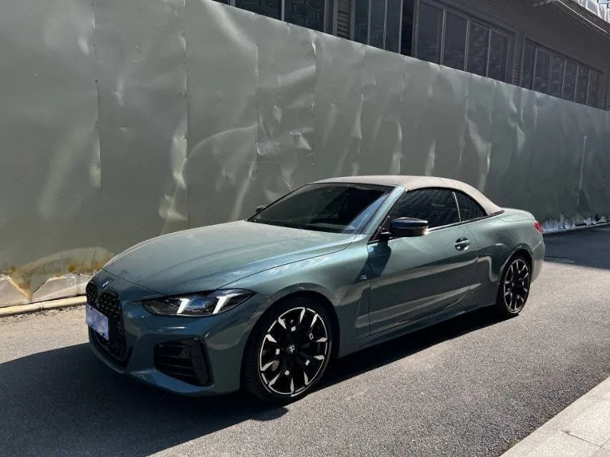 打开图片灯箱:BMW 4 Series (Imported) 2024 430i Convertible Coupe 2.0T M Sports Obsidian Night Suit Automatic Gear
