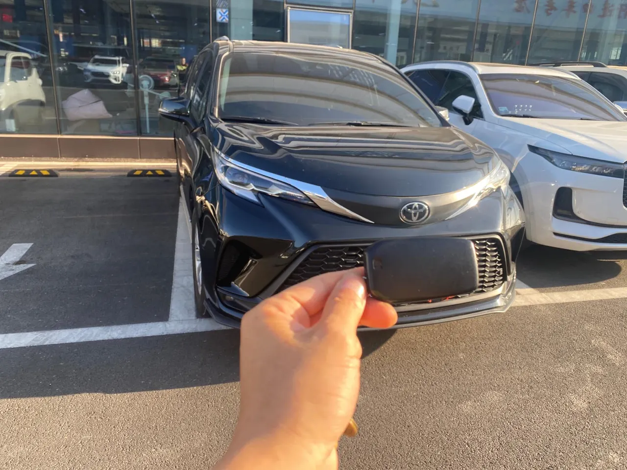 Toyota 2024 Grevia HYBRID 2.5 Stepless Deluxe Edition Automatic Transmission 2