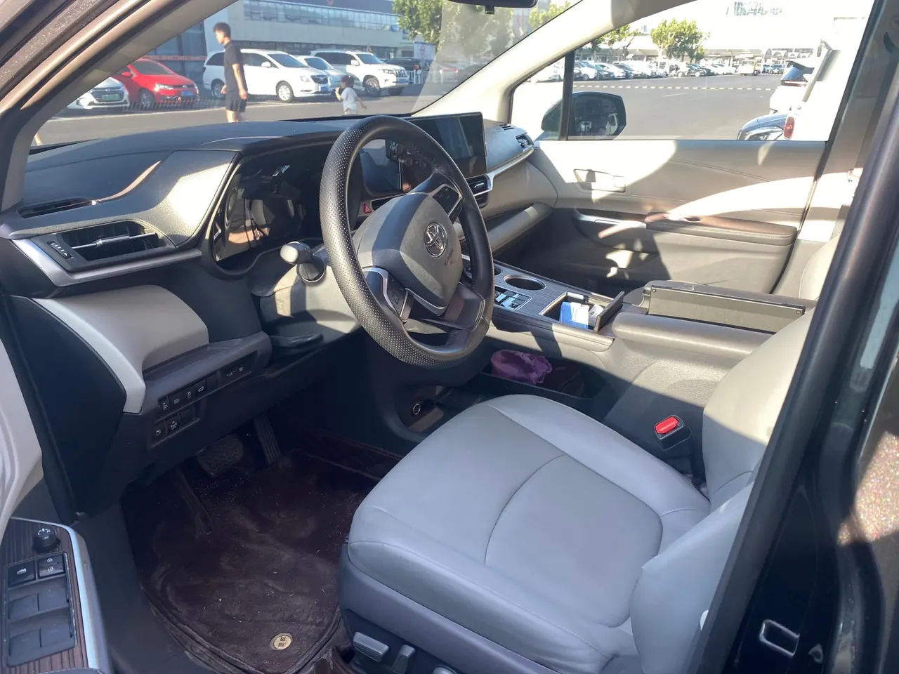 Toyota 2024 Grevia HYBRID 2.5 Stepless Deluxe Edition Automatic Transmission 3