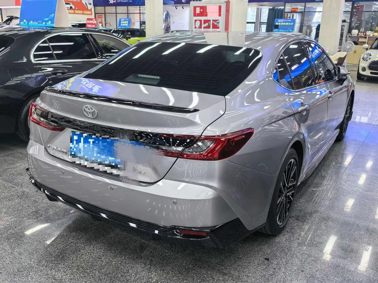 Toyota 2026 Camry Double Engine 2.0HSE Stepless Sports Lite Edition Automatic Gear 4