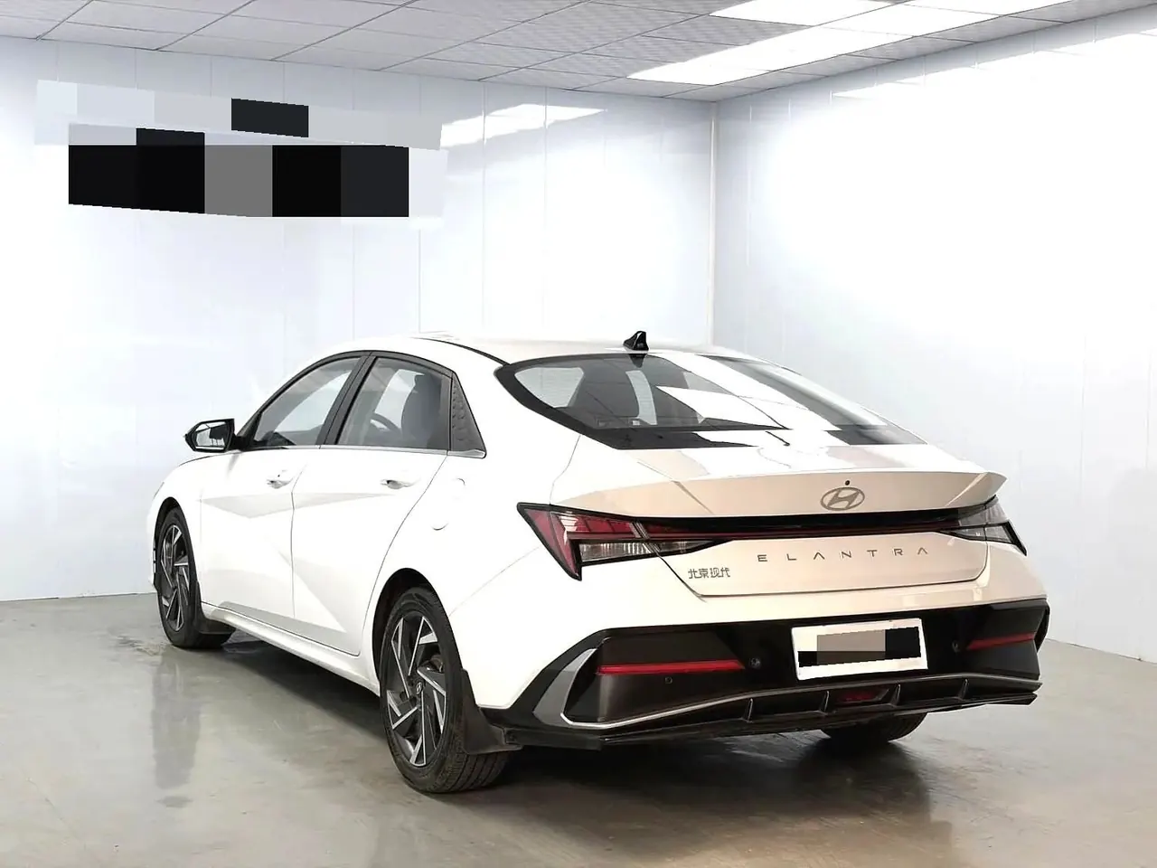Hyundai 2023 Elantra -3-compartment 1.5 stepless LUX premium automatic gear 8