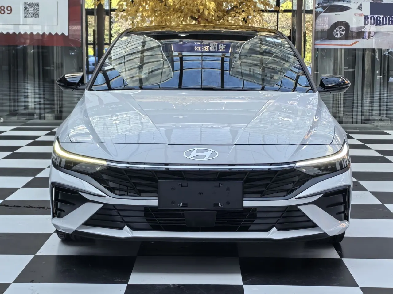 Hyundai 2023 Elantra -3-compartment 1.5 stepless LUX premium automatic gear 2