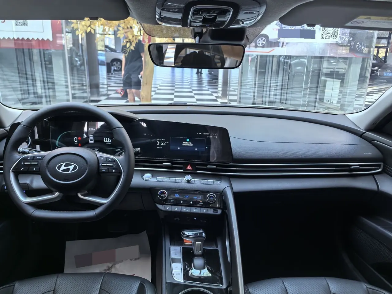 Hyundai 2023 Elantra -3-compartment 1.5 stepless LUX premium automatic gear 7