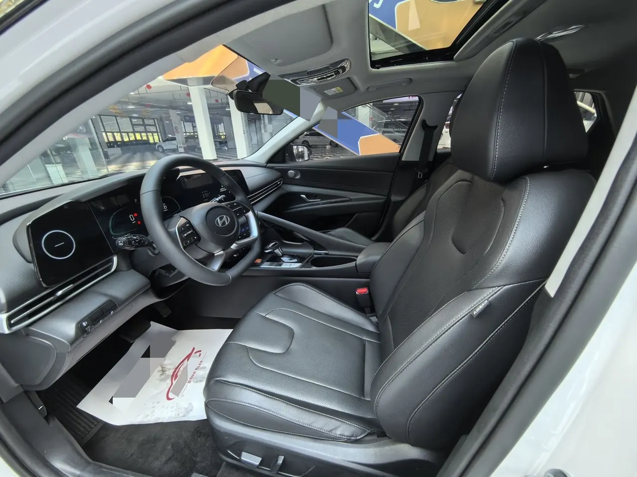 Hyundai 2023 Elantra -3-compartment 1.5 stepless LUX premium automatic gear 8