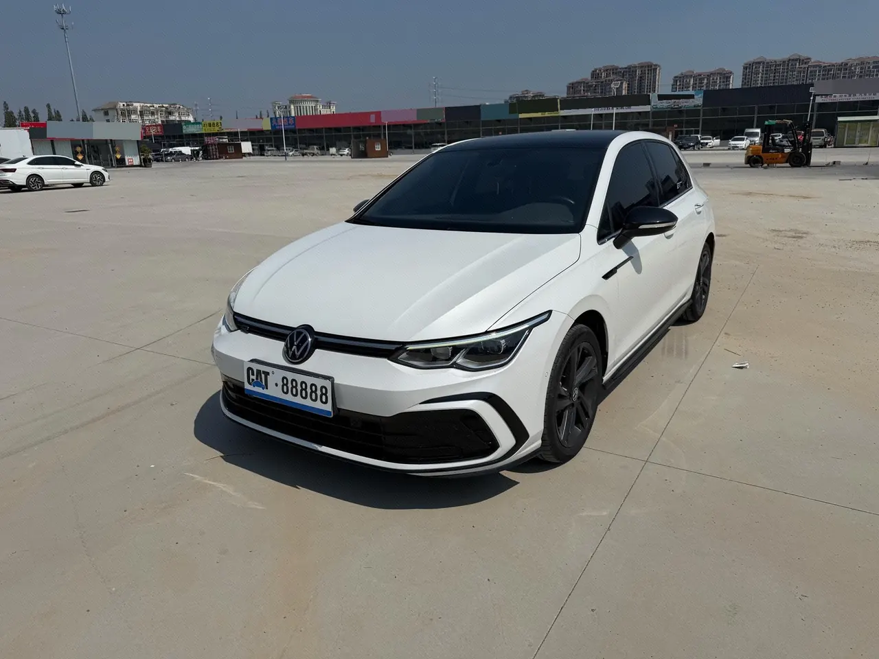 Open image lightbox: Volkswagen 2023 Golf 8 R-Line 1.4TSI 280TSI Automatic