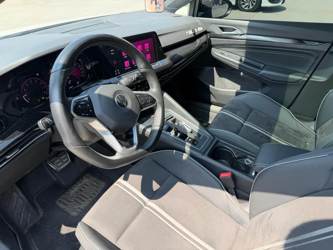 Volkswagen 2023 Golf 8 R-Line 1.4TSI 280TSI Automatic 5