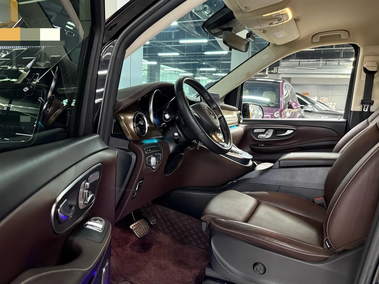 Mercedes Benz V 2022V 260 L 2.0T Premium Edition Automatic Gear 5
