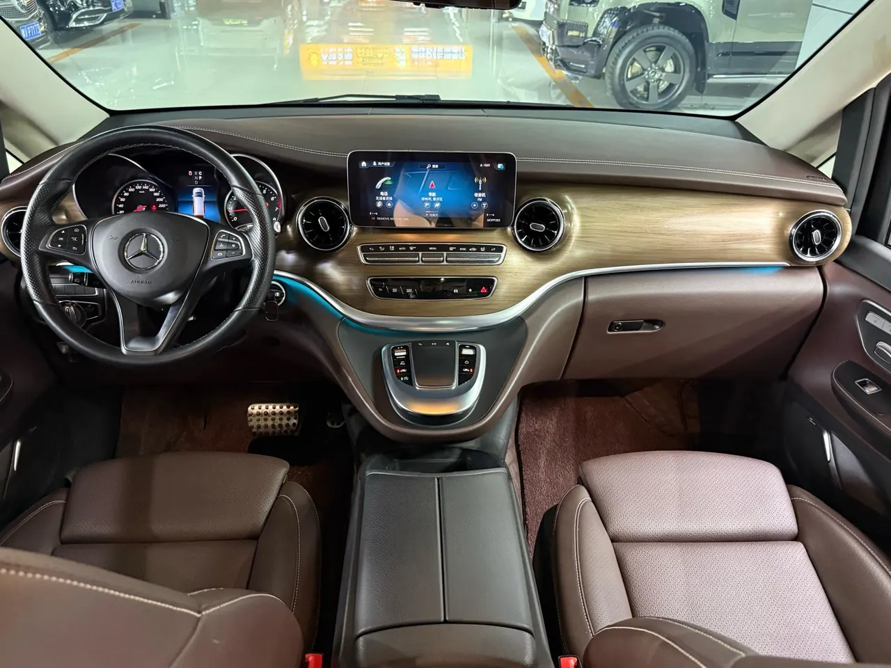 Mercedes Benz V 2022V 260 L 2.0T Premium Edition Automatic Gear 6