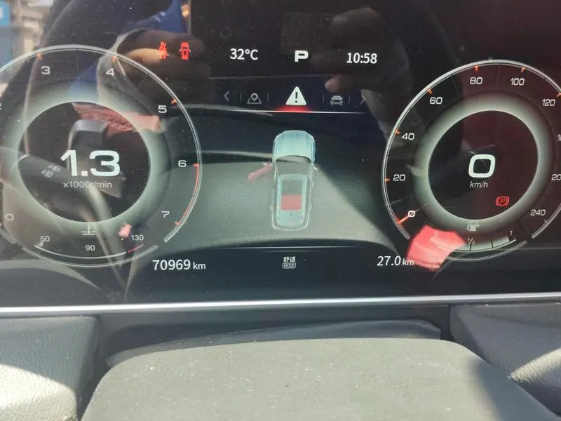 HongQi 2022 HS5 2.0T 4-wheel drive smart flag collar version automatic gear 8