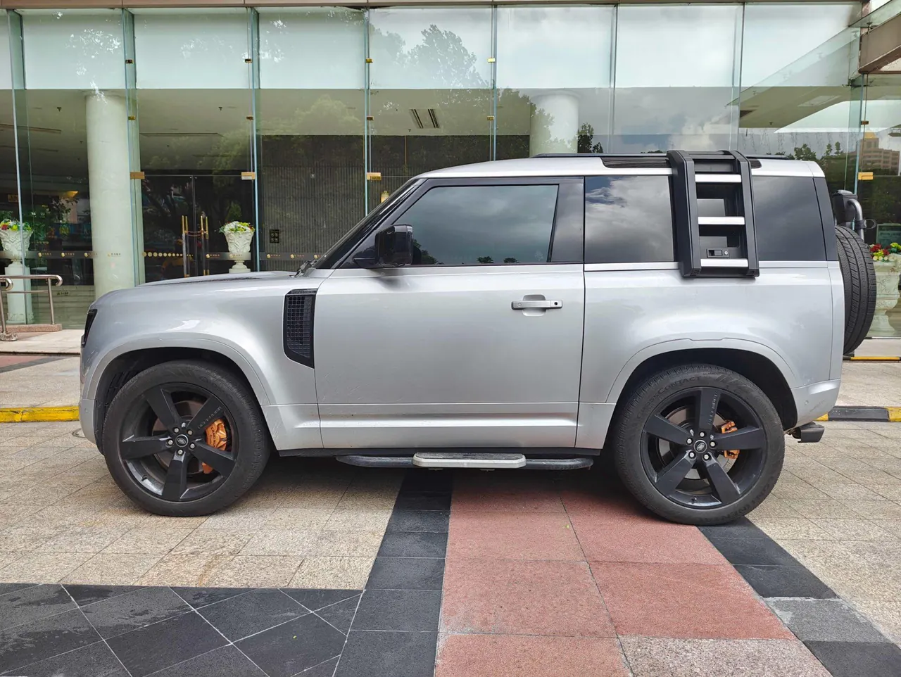 Land Rover Guard (Imported) 2022 Guard 90 48V 3.0T P400 XS Automatic Gear 8