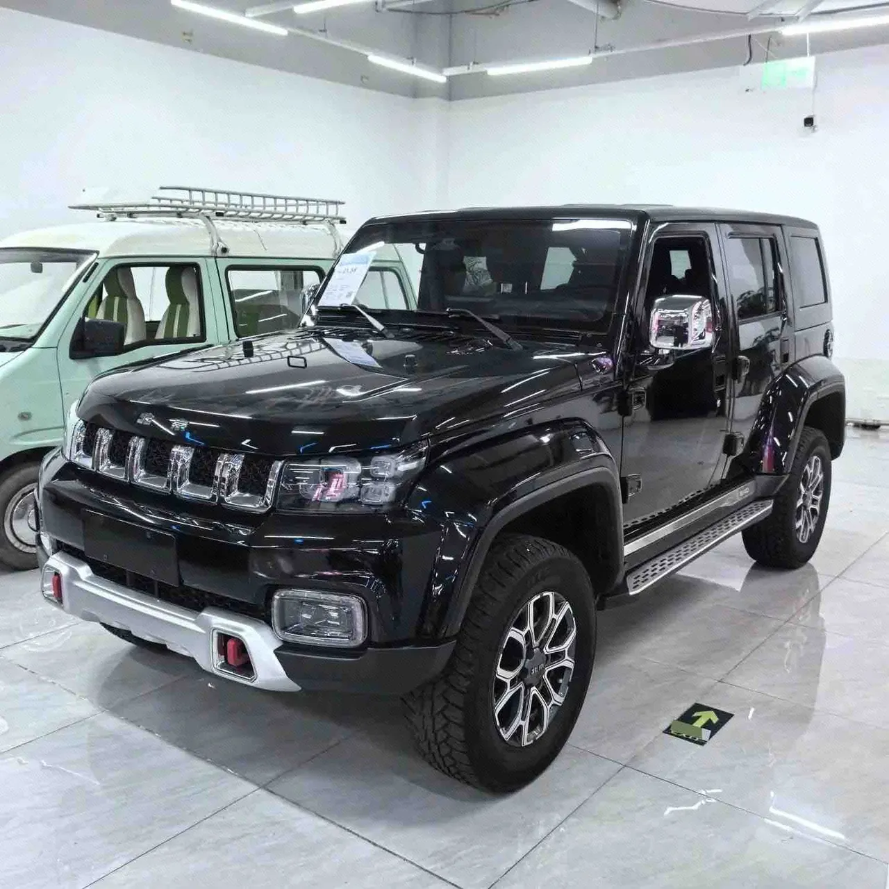 打开图片灯箱:Beijing 2023 BJ40 2.0T 4-wheel drive city hunter version chivalrous automatic gear