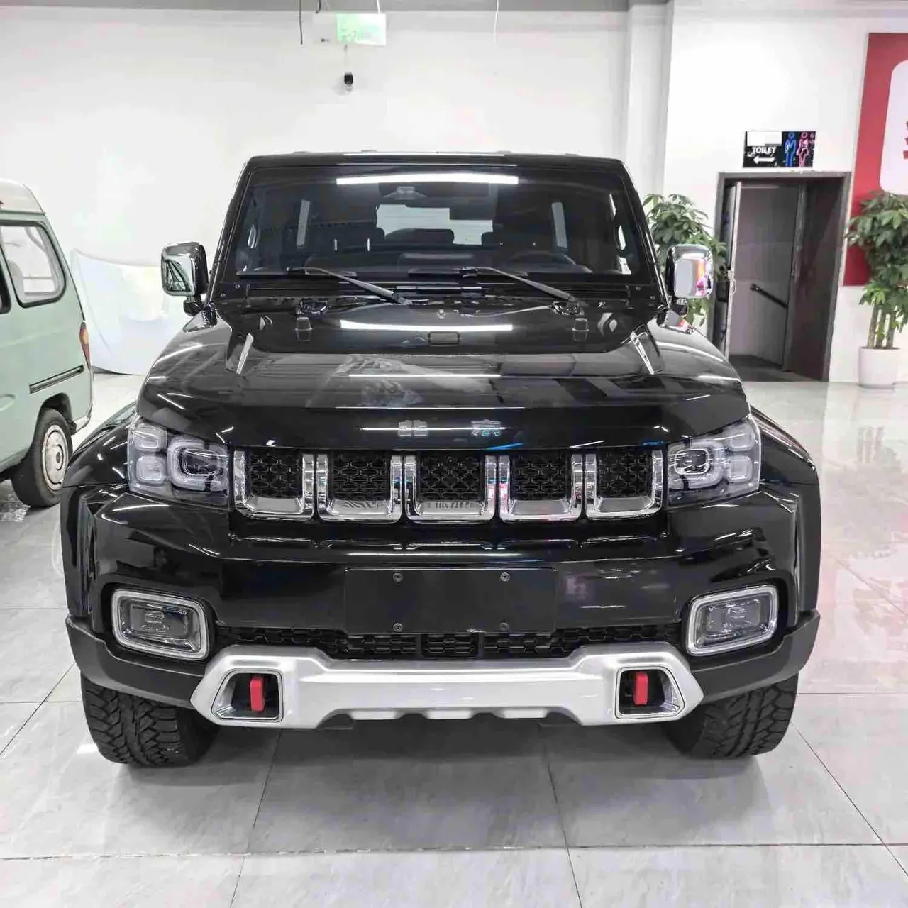 Beijing 2023 BJ40 2.0T 4-wheel drive city hunter version chivalrous automatic gear 2