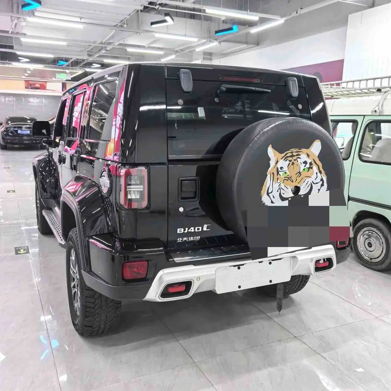 Beijing 2023 BJ40 2.0T 4-wheel drive city hunter version chivalrous automatic gear 5
