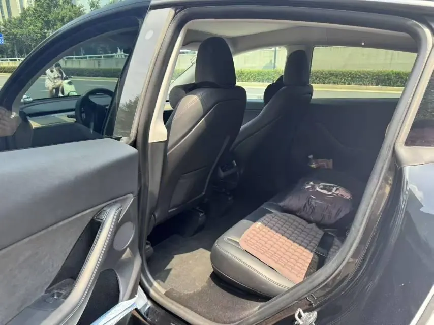Tesla 2022 Model Y rear-wheel drive version automatic transmission 3