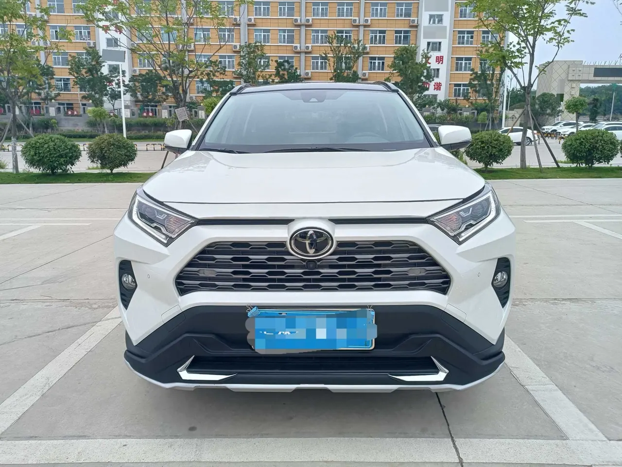 Toyota 2020 RAV4 RongFang 2.0 Stepless Four-wheel Drive Premium Edition Automatic Gear 2