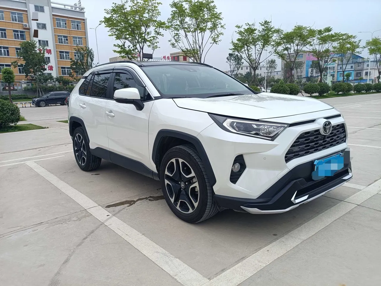 Toyota 2020 RAV4 RongFang 2.0 Stepless Four-wheel Drive Premium Edition Automatic Gear 3