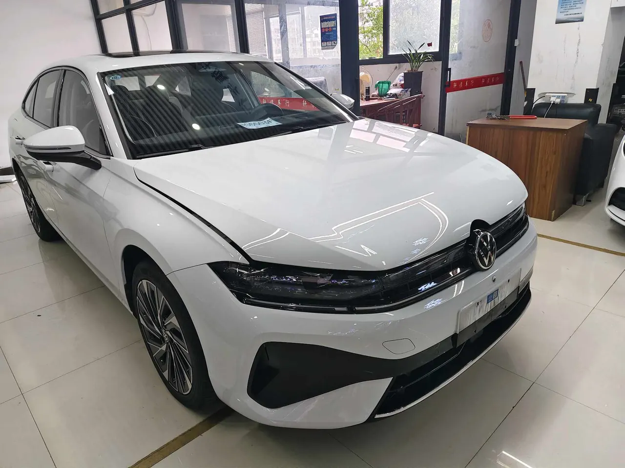 Volkswagen 2026 Sagittarius L 1.5TSI 300TSI Luxury Automatic 5