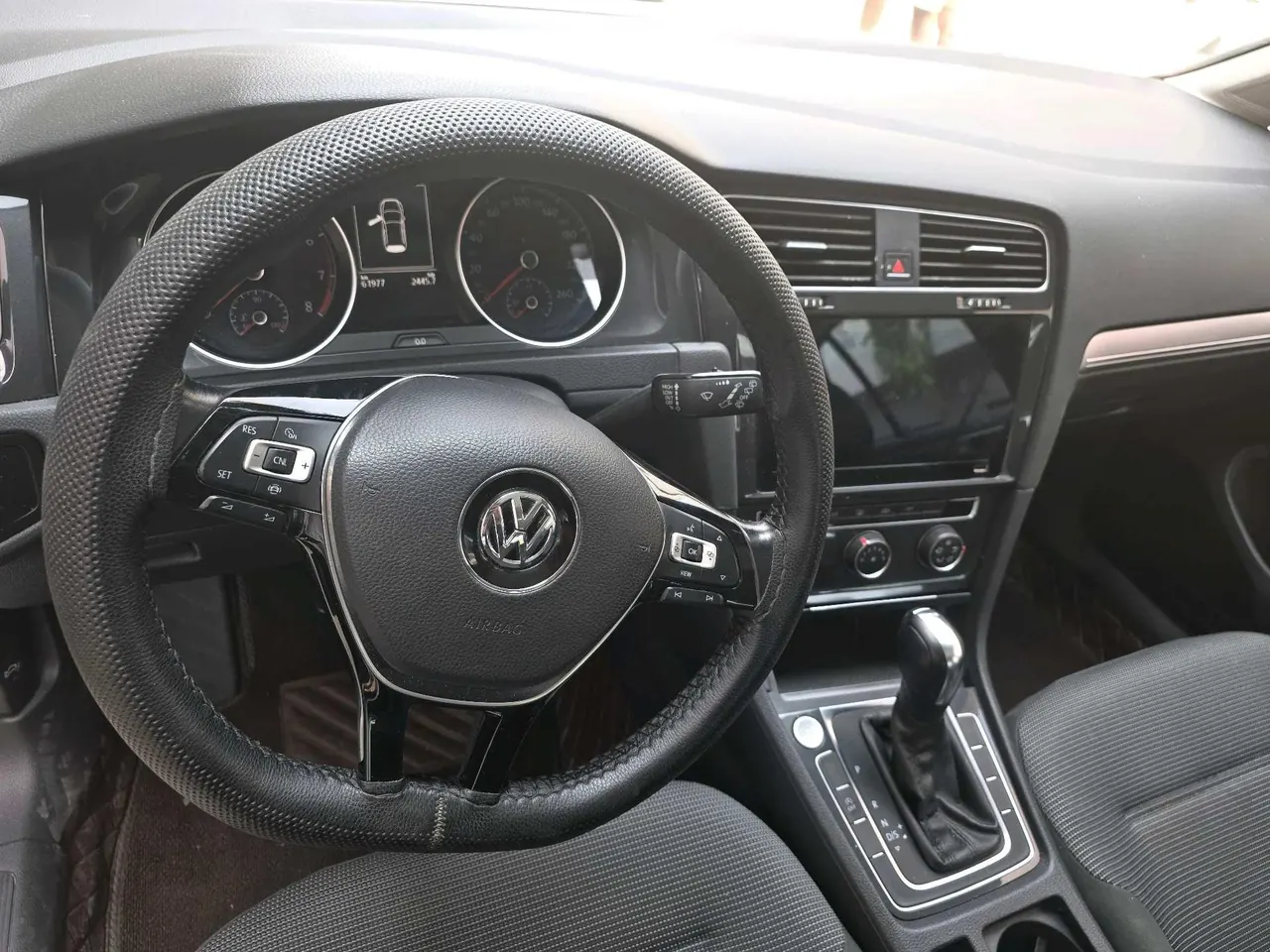 Volkswagen 2020 Golf 7 1.4TSI 280TSI Beloved Edition Comfortable Automatic 3