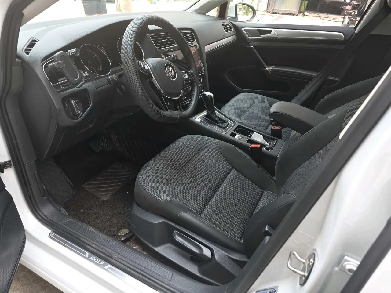 Volkswagen 2020 Golf 7 1.4TSI 280TSI Beloved Edition Comfortable Automatic 4