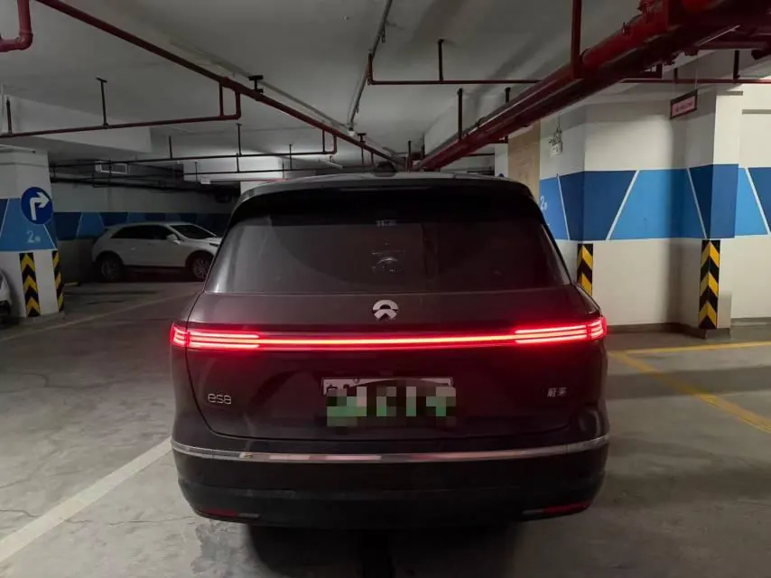 NIO 2026 ES8 6-seat executive deluxe automatic gear 3