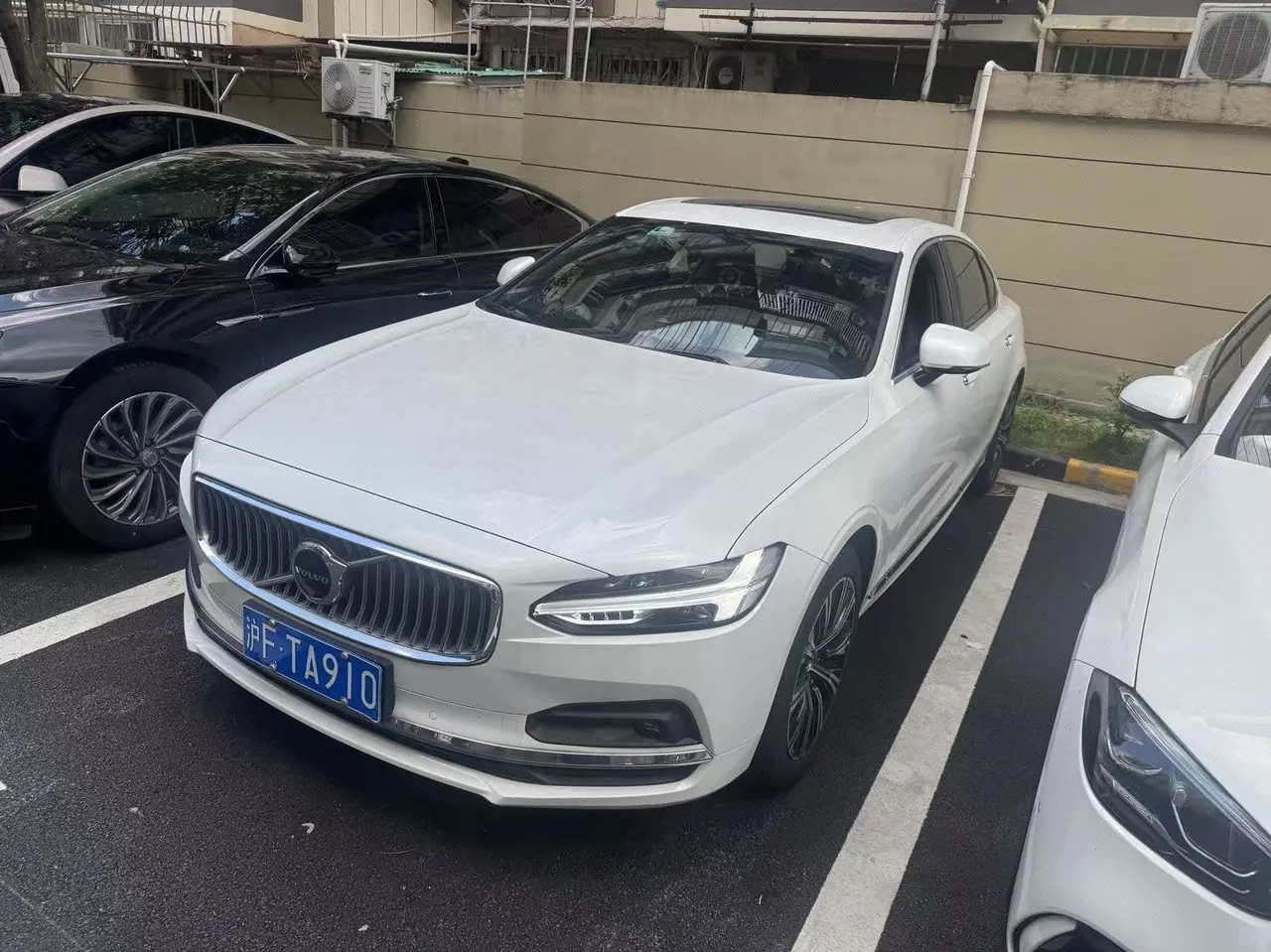 Open image lightbox: Volvo 2021 S90 48V 2.0T B5 Zhiyuan Deluxe Edition Automatic Gear