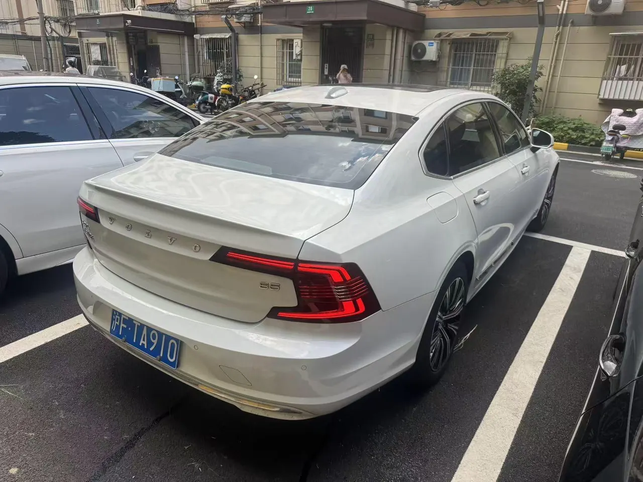 Volvo 2021 S90 48V 2.0T B5 Zhiyuan Deluxe Edition Automatic Gear 2
