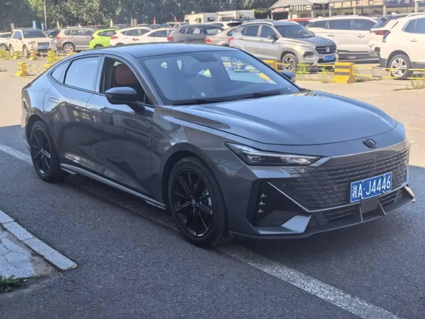 ChangAn 2022 UNI-V 1.5T Sports Edition Automatic 3