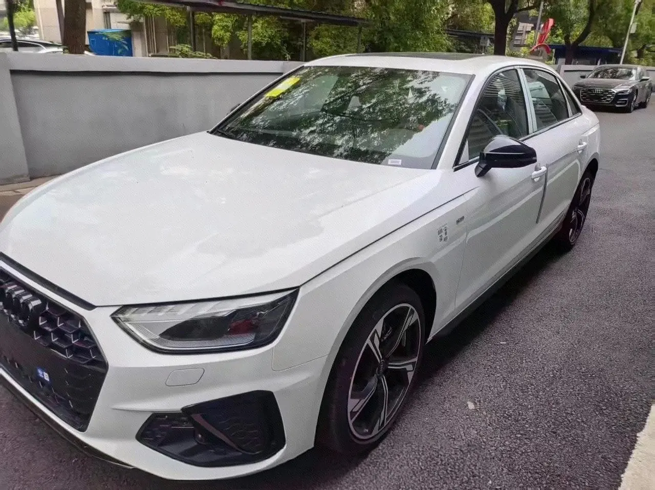 Open image lightbox: Audi 2025 A4L 2.0TFSI 40TFSI 2 million‑vehicle celebration edition, luxury sporty model, automatic transmission